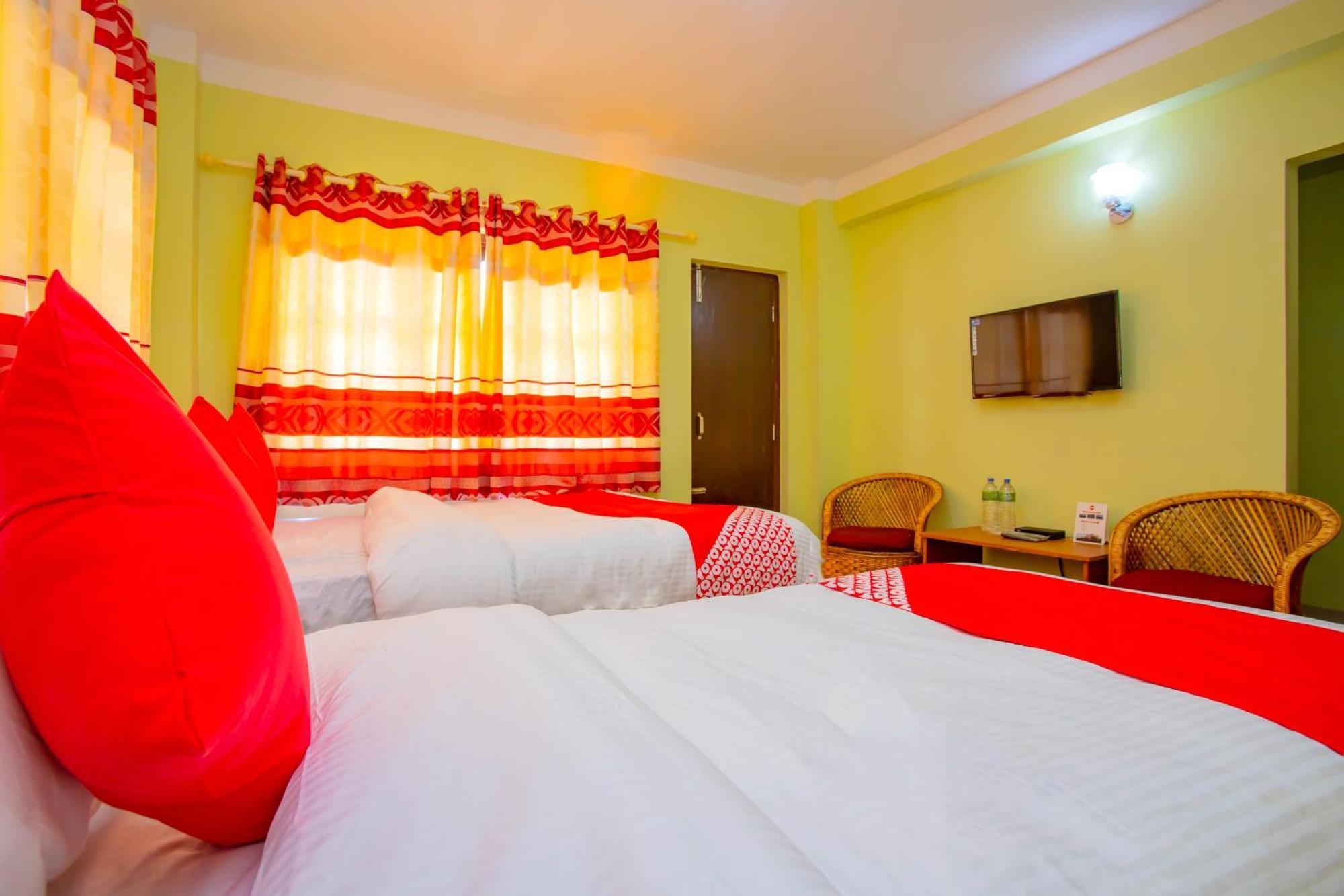 Oyo 589 Hotel Trimurti Катманду Экстерьер фото