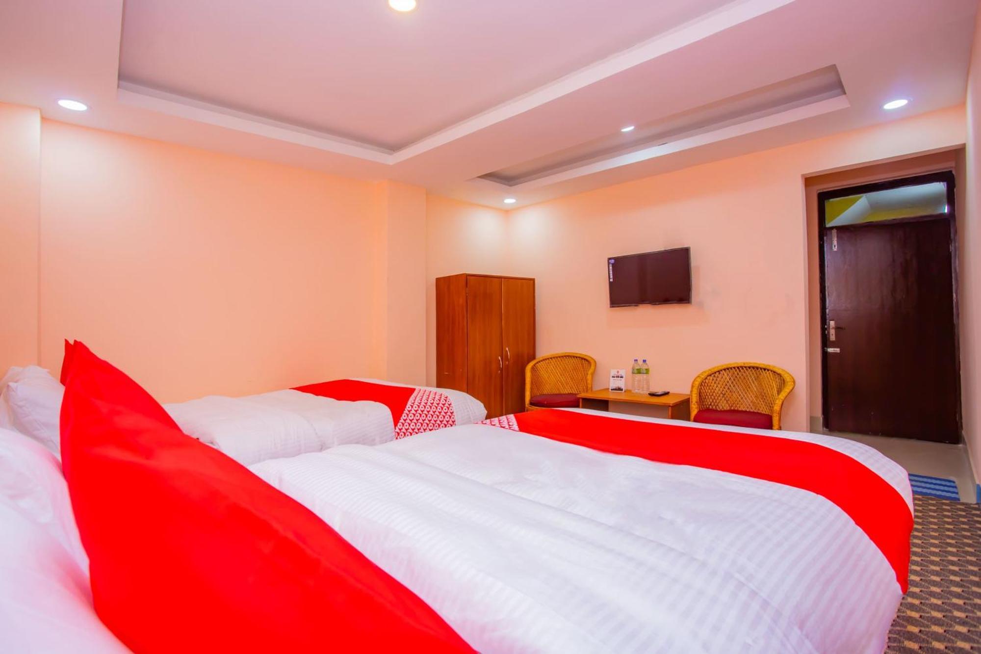 Oyo 589 Hotel Trimurti Катманду Экстерьер фото